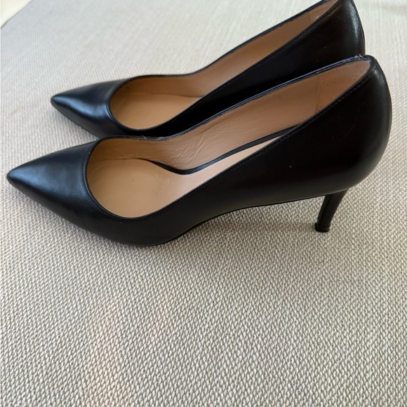 Stuart Weitzman Black Women's Shoes Linsi 75 Pointed Toe Pump - Picture 2 of 5